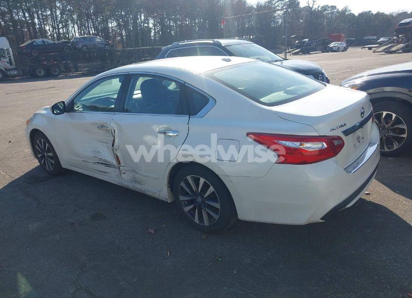 Photo 3 of 2017 Nissan Altima 2.5 SL (VIN 1N4AL3AP2HC272736)