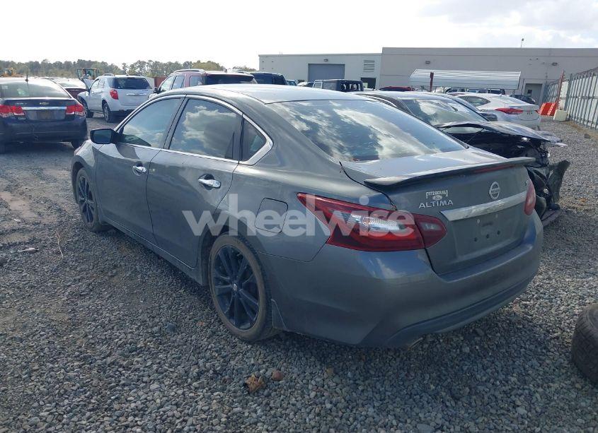 Photo 3 of 2017 Nissan Altima 2.5 SR (VIN 1N4AL3AP2HC281291)