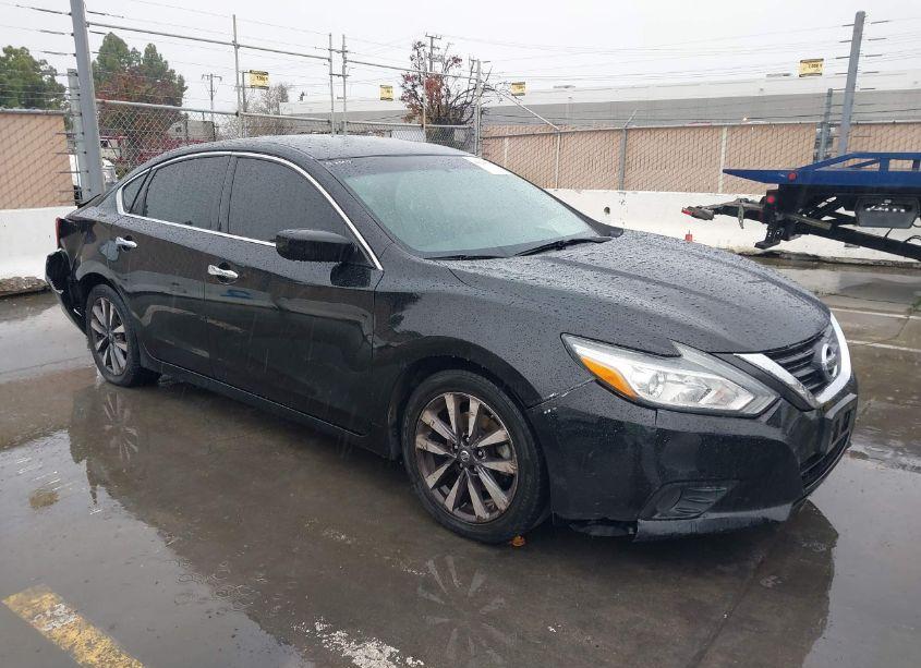 2017 Nissan Altima 2.5 SV (VIN 1N4AL3AP2HC292548) main photo