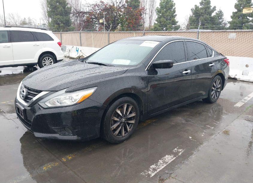 Photo 2 of 2017 Nissan Altima 2.5 SV (VIN 1N4AL3AP2HC292548)