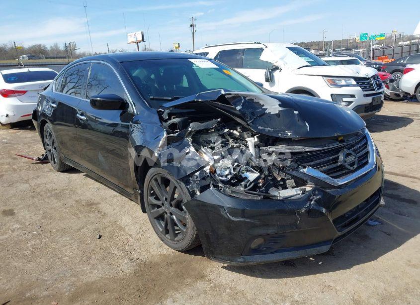 2017 Nissan Altima 2.5 SR (VIN 1N4AL3AP2HC476811) main photo