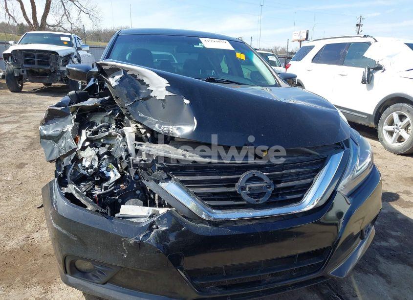 Photo 13 of 2017 Nissan Altima 2.5 SR (VIN 1N4AL3AP2HC476811)