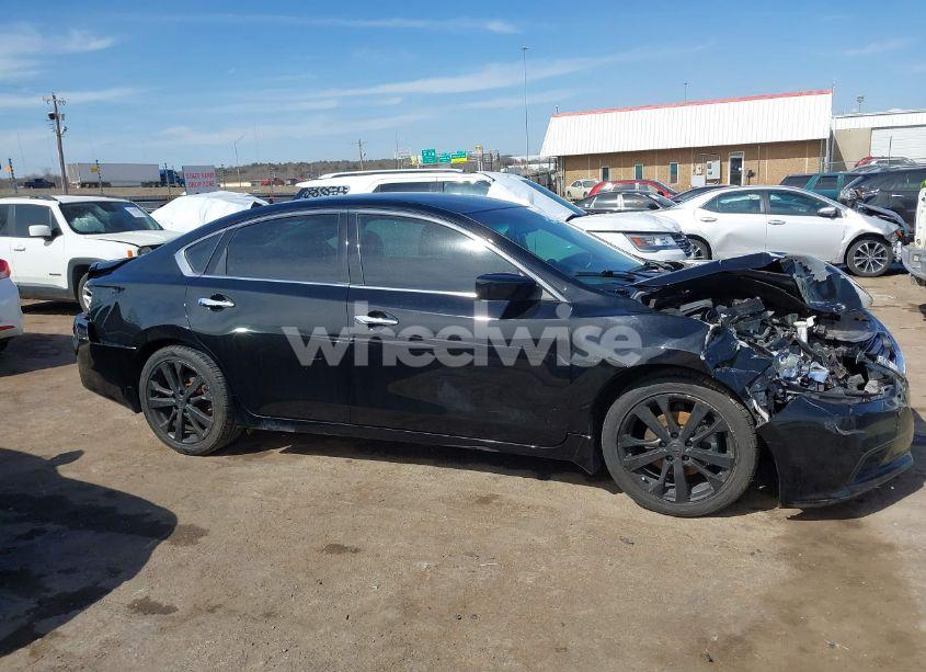 Photo 14 of 2017 Nissan Altima 2.5 SR (VIN 1N4AL3AP2HC476811)