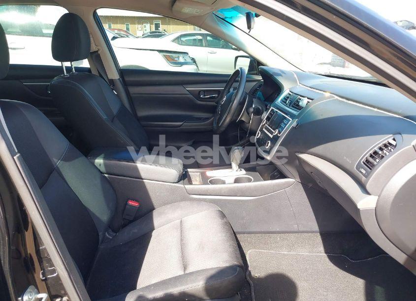 Photo 5 of 2017 Nissan Altima 2.5 SR (VIN 1N4AL3AP2HC476811)