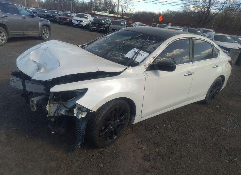Photo 2 of 2017 Nissan Altima 2.5 SR (VIN 1N4AL3AP2HC482852)