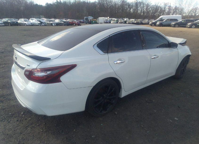 Photo 4 of 2017 Nissan Altima 2.5 SR (VIN 1N4AL3AP2HC482852)