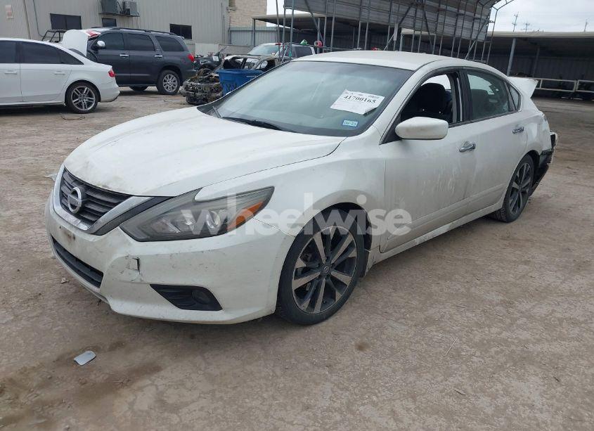 Photo 2 of 2017 Nissan Altima 2.5 SR (VIN 1N4AL3AP2HC496668)
