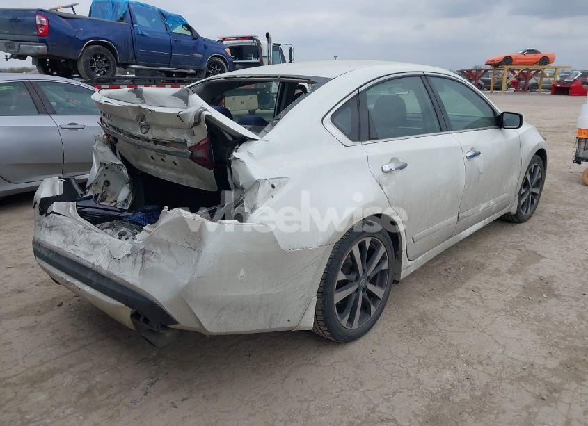 Photo 4 of 2017 Nissan Altima 2.5 SR (VIN 1N4AL3AP2HC496668)