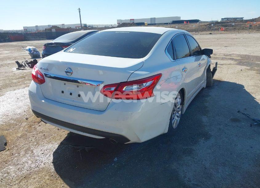 Photo 4 of 2017 Nissan Altima 2.5 S (VIN 1N4AL3AP2HN309692)