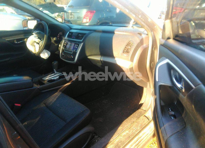 Photo 5 of 2017 Nissan Altima 2.5 S (VIN 1N4AL3AP2HN310230)