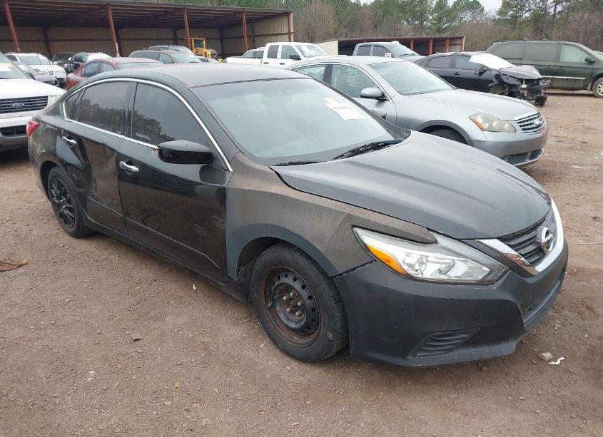 2017 Nissan Altima 2.5 S (VIN 1N4AL3AP2HN318814) main photo