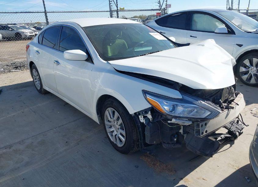2017 Nissan Altima 2.5 S (VIN 1N4AL3AP2HN341171) main photo