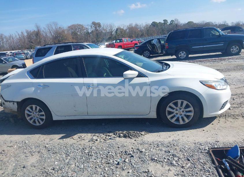 Photo 13 of 2017 Nissan Altima 2.5 S (VIN 1N4AL3AP2HN352963)
