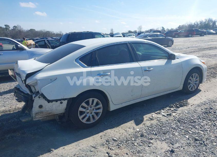 Photo 4 of 2017 Nissan Altima 2.5 S (VIN 1N4AL3AP2HN352963)