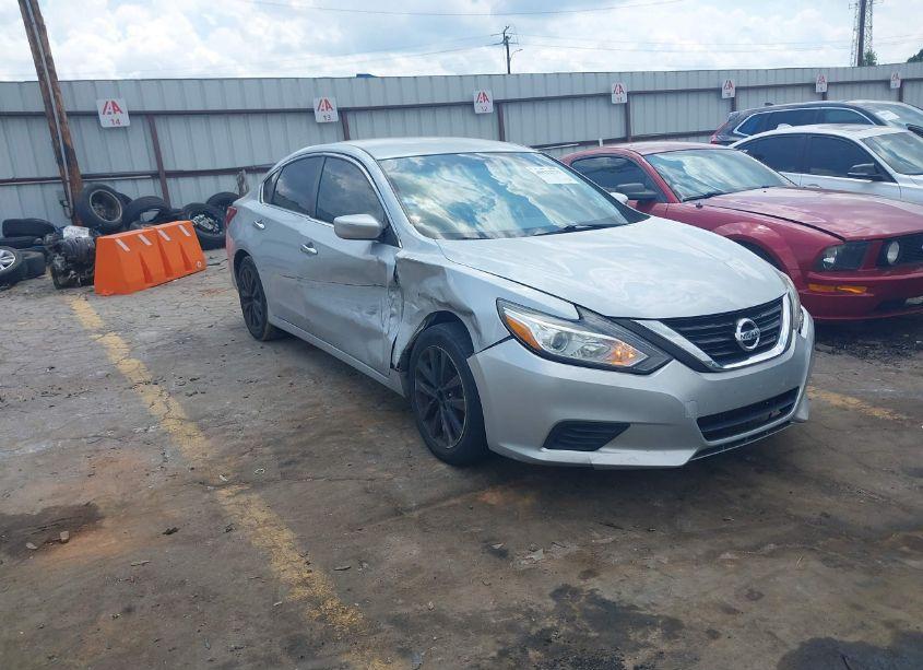 2017 Nissan Altima 2.5 S (VIN 1N4AL3AP2HN365776) main photo