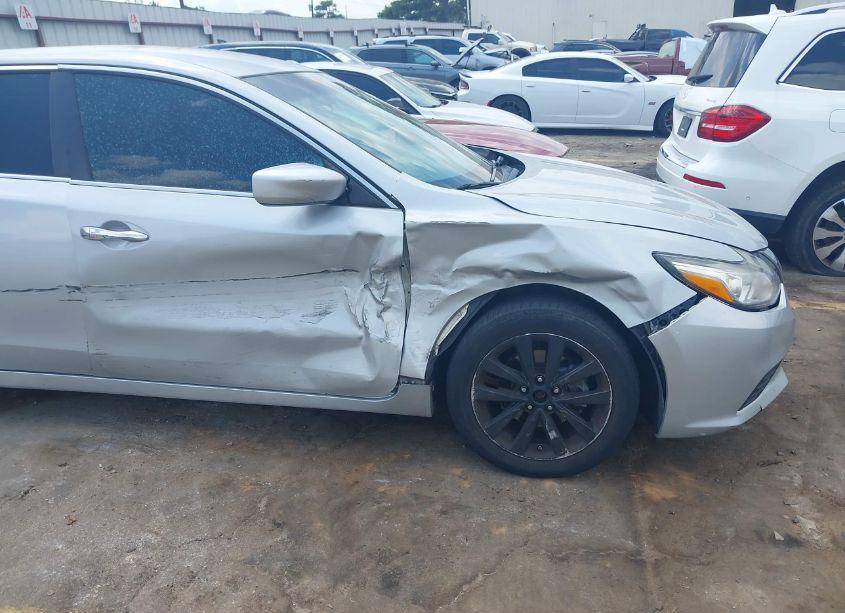 Photo 6 of 2017 Nissan Altima 2.5 S (VIN 1N4AL3AP2HN365776)