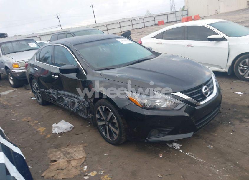 2018 Nissan Altima 2.5 SR (VIN 1N4AL3AP2JC100616) main photo