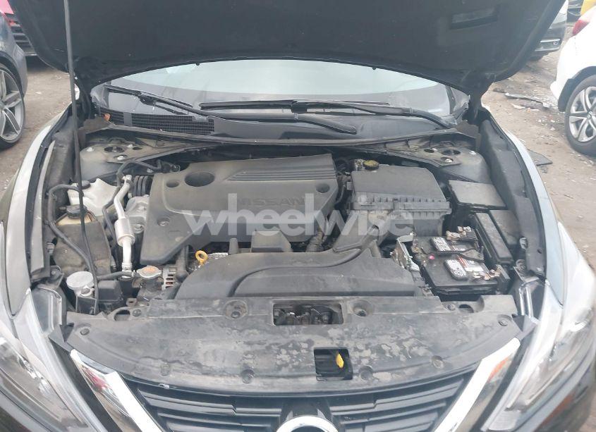 Photo 10 of 2018 Nissan Altima 2.5 SR (VIN 1N4AL3AP2JC100616)