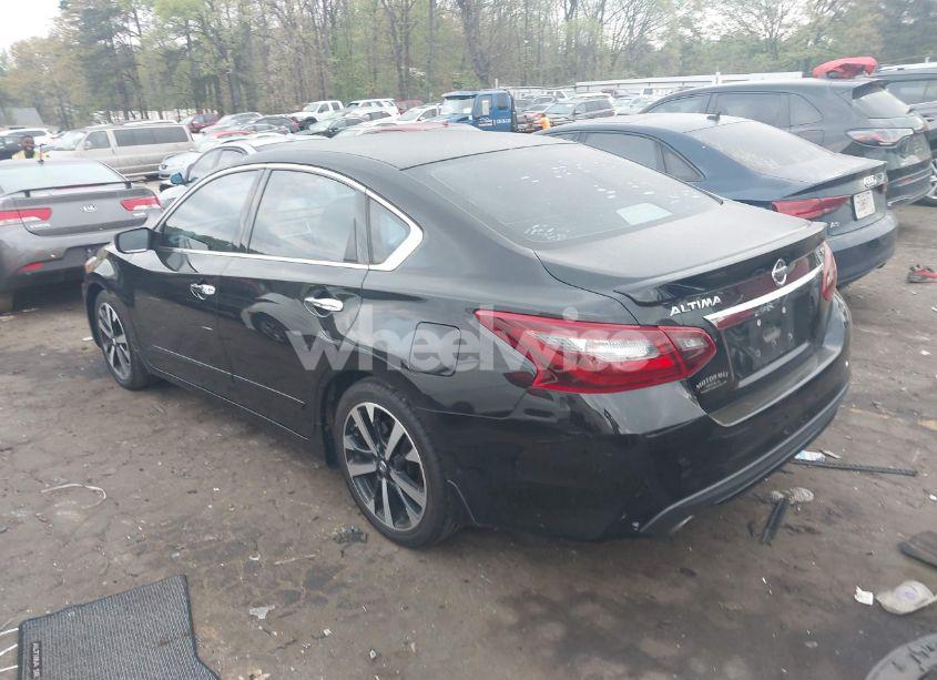 Photo 3 of 2018 Nissan Altima 2.5 SR (VIN 1N4AL3AP2JC100616)
