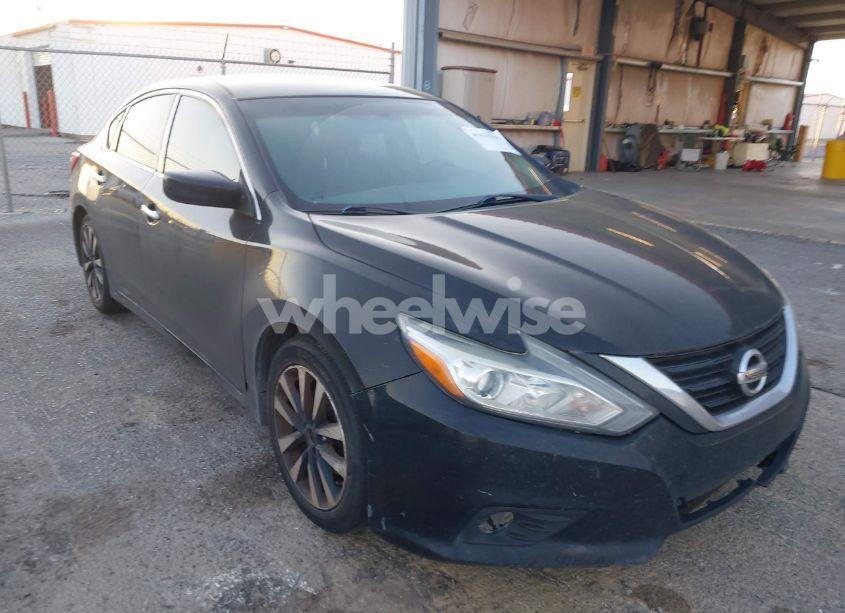 2018 Nissan Altima 2.5 SV (VIN 1N4AL3AP2JC103600) main photo