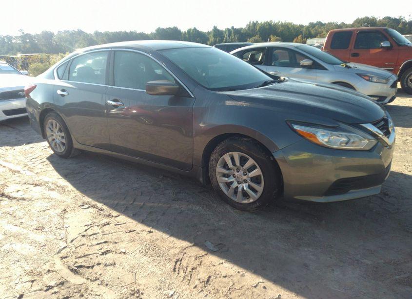 2018 Nissan Altima 2.5 S (VIN 1N4AL3AP2JC122177) main photo