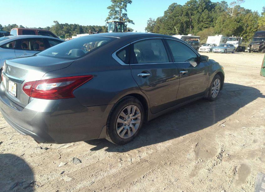 Photo 4 of 2018 Nissan Altima 2.5 S (VIN 1N4AL3AP2JC122177)