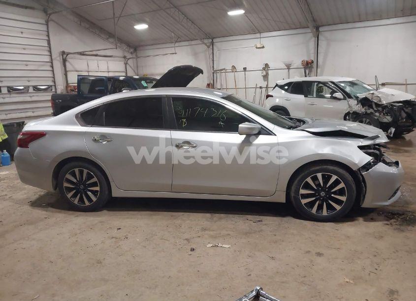 Photo 13 of 2018 Nissan Altima 2.5 SV (VIN 1N4AL3AP2JC125080)