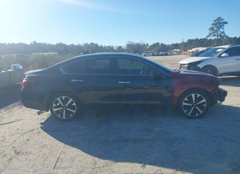 Photo 13 of 2018 Nissan Altima 2.5 SR (VIN 1N4AL3AP2JC127508)