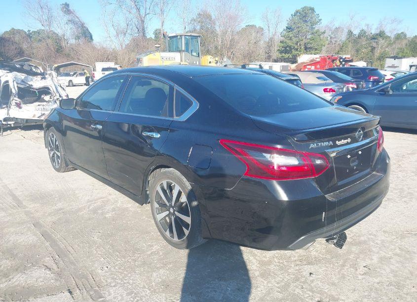 Photo 3 of 2018 Nissan Altima 2.5 SR (VIN 1N4AL3AP2JC127508)