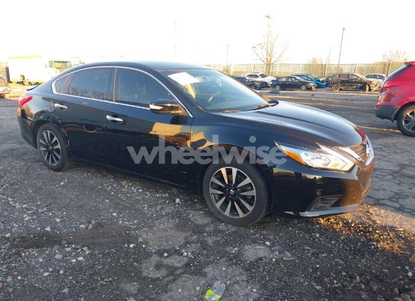 2018 Nissan Altima 2.5 SL (VIN 1N4AL3AP2JC131512) main photo