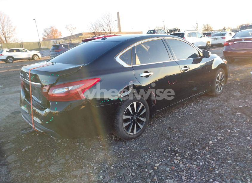 Photo 4 of 2018 Nissan Altima 2.5 SL (VIN 1N4AL3AP2JC131512)