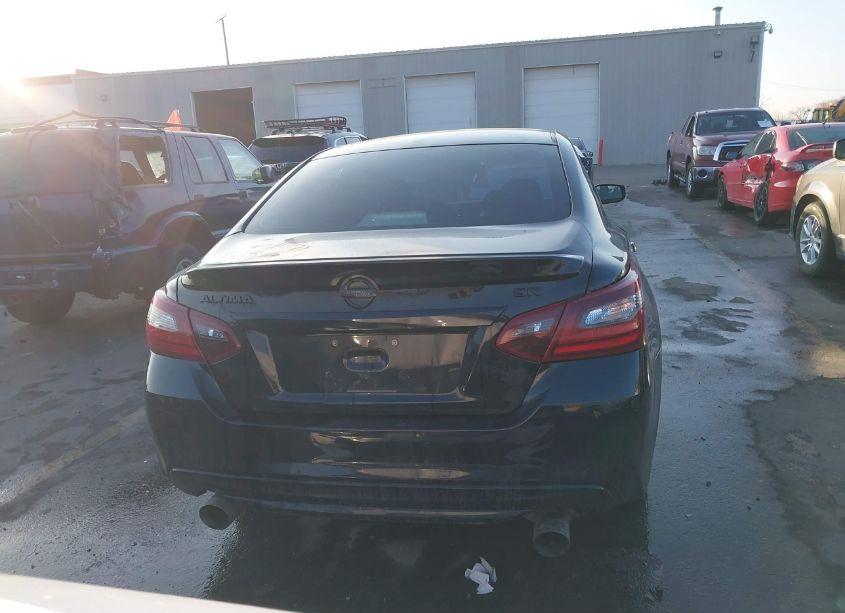 Photo 15 of 2018 Nissan Altima 2.5 SR (VIN 1N4AL3AP2JC139674)