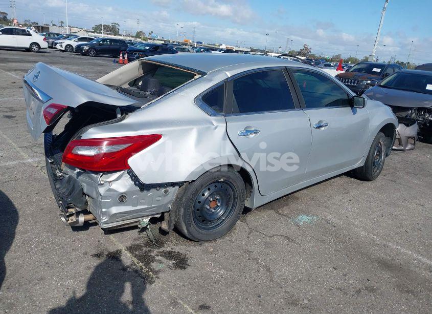 Photo 4 of 2018 Nissan Altima 2.5 S (VIN 1N4AL3AP2JC144258)