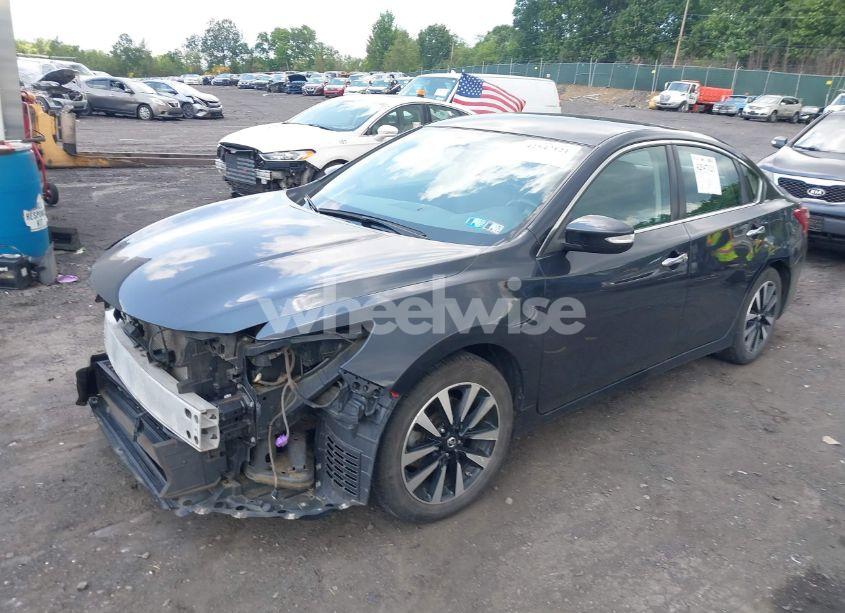 Photo 2 of 2018 Nissan Altima 2.5 SL (VIN 1N4AL3AP2JC150478)