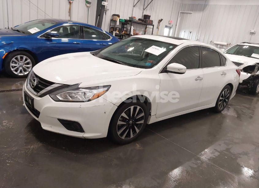 Photo 2 of 2018 Nissan Altima 2.5 SV (VIN 1N4AL3AP2JC153719)