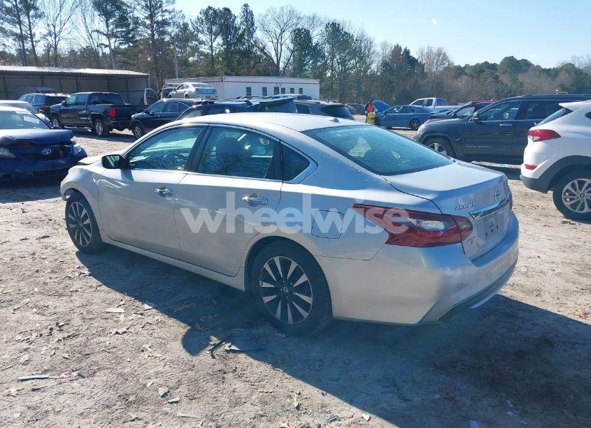 Photo 3 of 2018 Nissan Altima 2.5 SV (VIN 1N4AL3AP2JC153834)