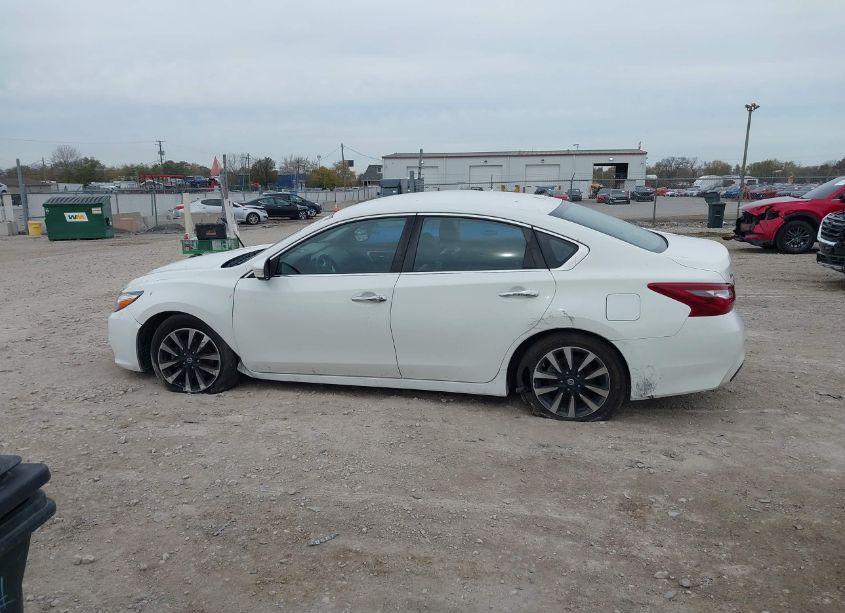 Photo 14 of 2018 Nissan Altima 2.5 SL (VIN 1N4AL3AP2JC157463)