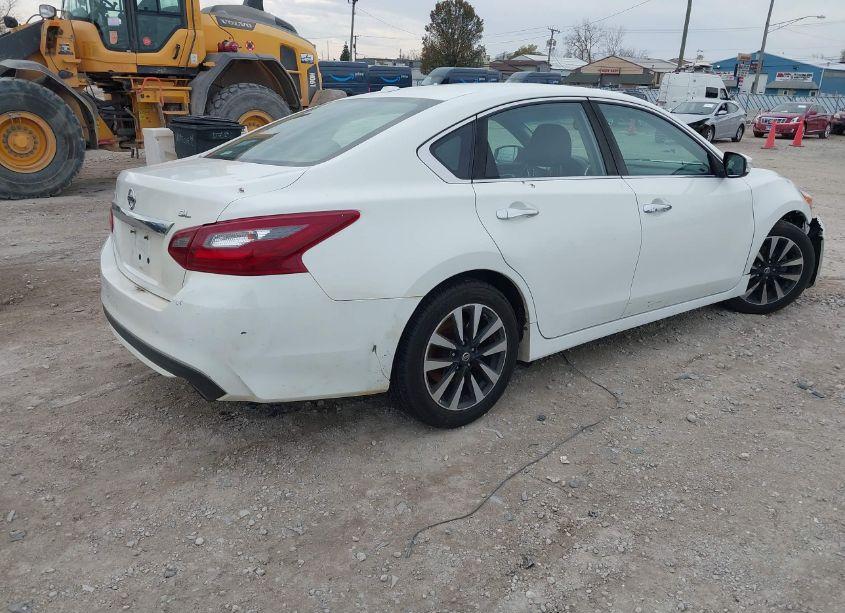Photo 4 of 2018 Nissan Altima 2.5 SL (VIN 1N4AL3AP2JC157463)