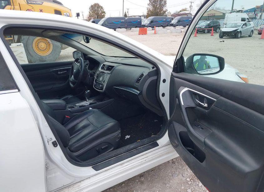 Photo 5 of 2018 Nissan Altima 2.5 SL (VIN 1N4AL3AP2JC157463)