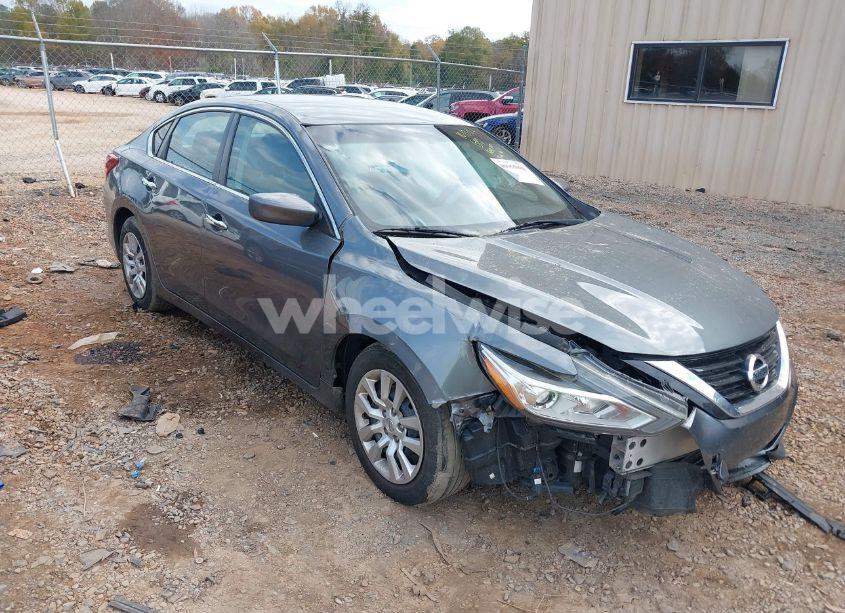 2018 Nissan Altima 2.5 S (VIN 1N4AL3AP2JC168415) main photo
