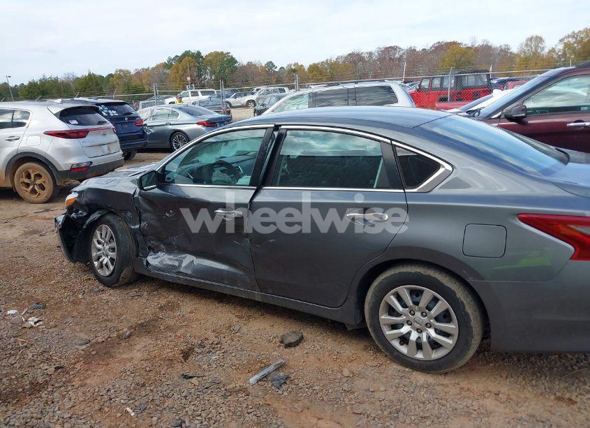 Photo 14 of 2018 Nissan Altima 2.5 S (VIN 1N4AL3AP2JC168415)