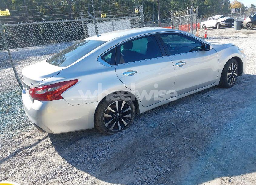 Photo 4 of 2018 Nissan Altima 2.5 SV (VIN 1N4AL3AP2JC183058)