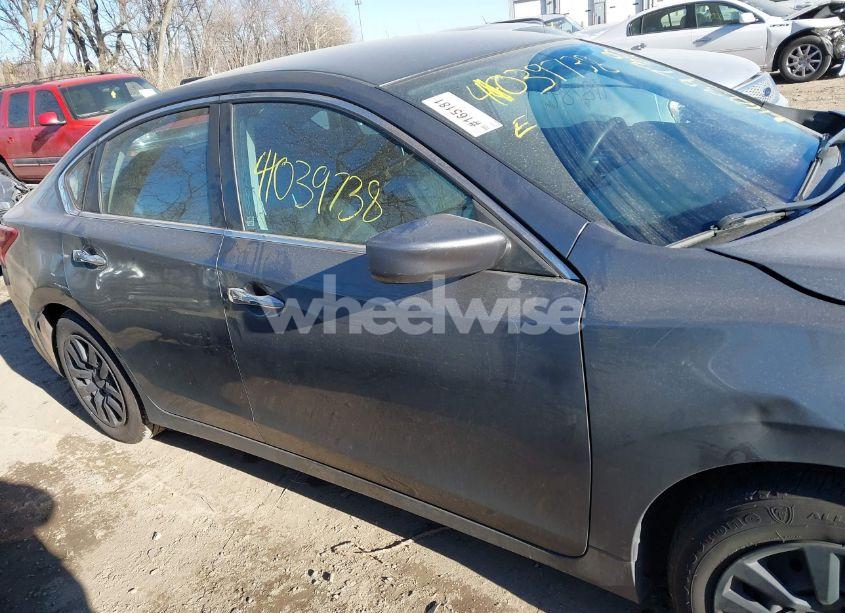 Photo 13 of 2018 Nissan Altima 2.5 S (VIN 1N4AL3AP2JC184467)