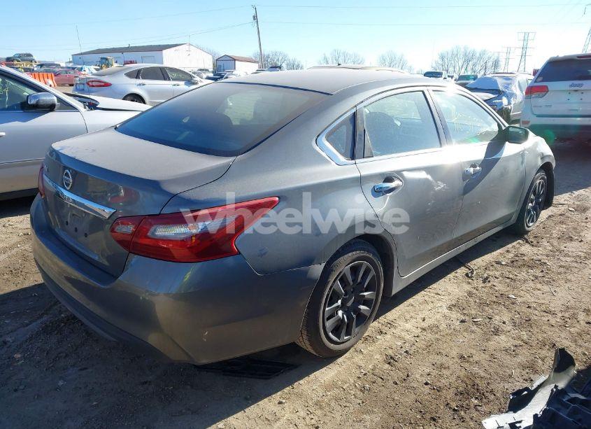 Photo 4 of 2018 Nissan Altima 2.5 S (VIN 1N4AL3AP2JC184467)