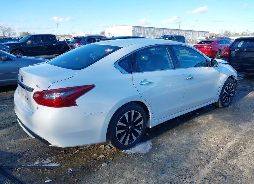 Photo 4 of 2018 Nissan Altima 2.5 SL (VIN 1N4AL3AP2JC188390)