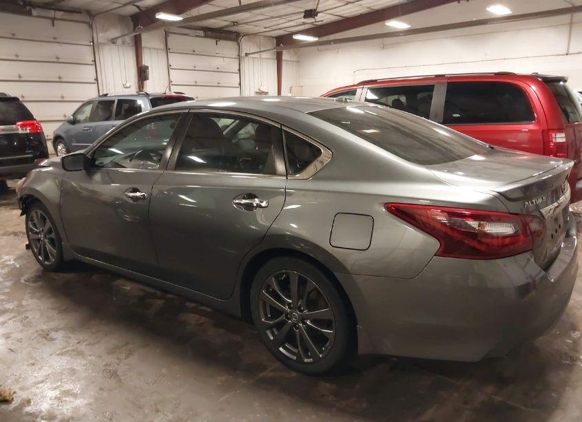 Photo 15 of 2018 Nissan Altima 2.5 SR (VIN 1N4AL3AP2JC189006)