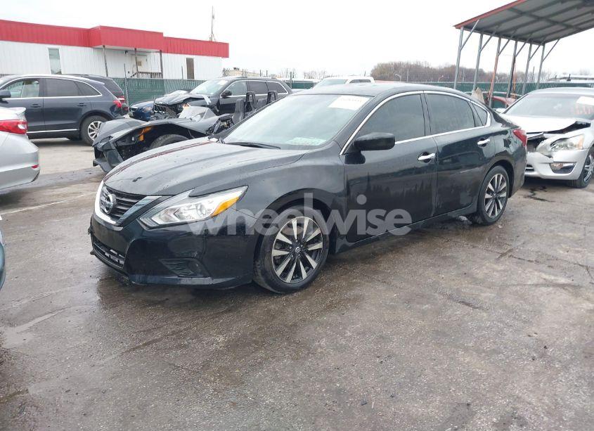 Photo 2 of 2018 Nissan Altima 2.5 SV (VIN 1N4AL3AP2JC190981)