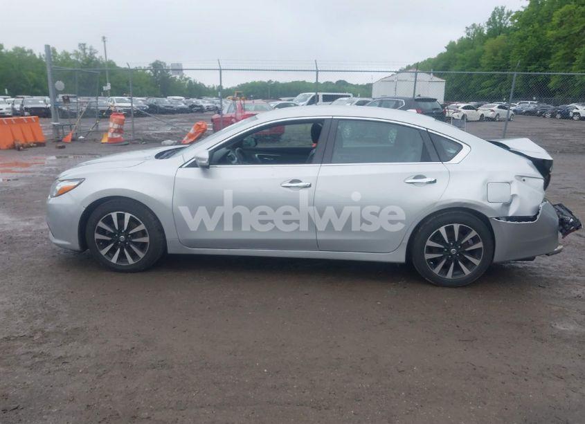 Photo 14 of 2018 Nissan Altima 2.5 SL (VIN 1N4AL3AP2JC199891)