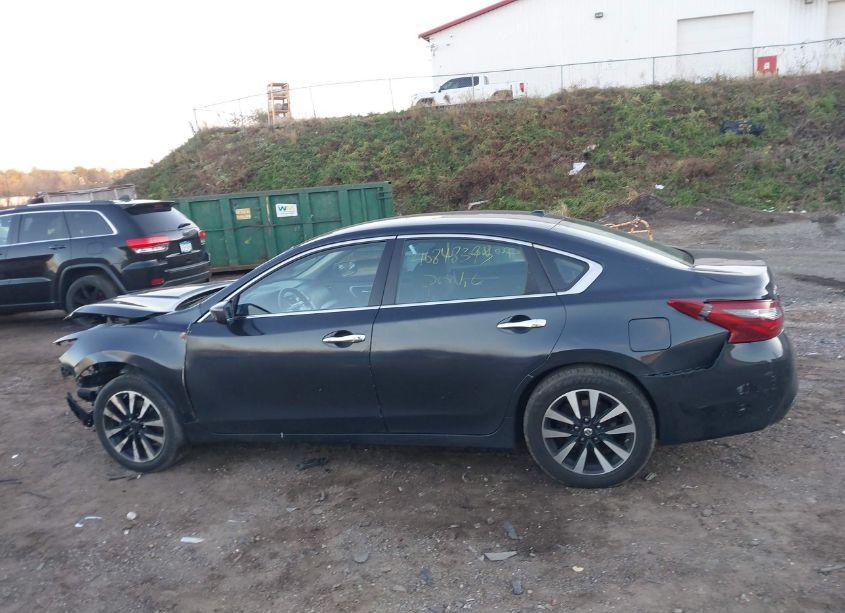 Photo 14 of 2018 Nissan Altima 2.5 SV (VIN 1N4AL3AP2JC201106)