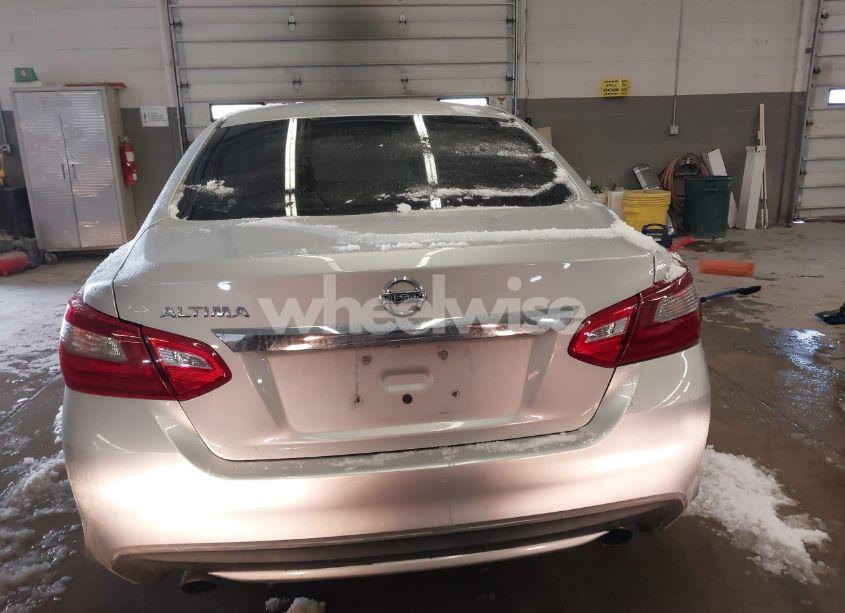 Photo 16 of 2018 Nissan Altima 2.5 S (VIN 1N4AL3AP2JC203633)